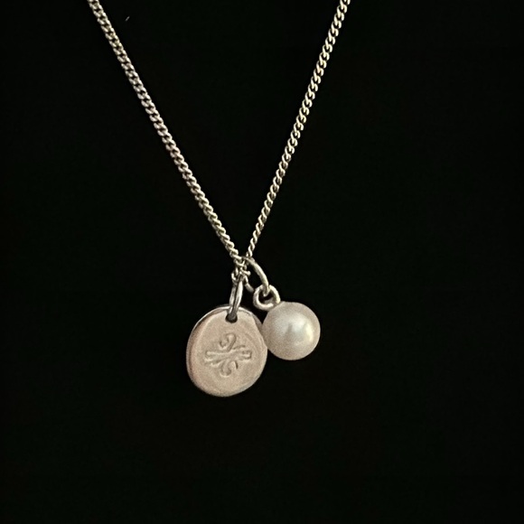 Simply Vera Vera Wang Sterling Silver Necklace with Pearl Pendant NWT - Picture 2 of 6